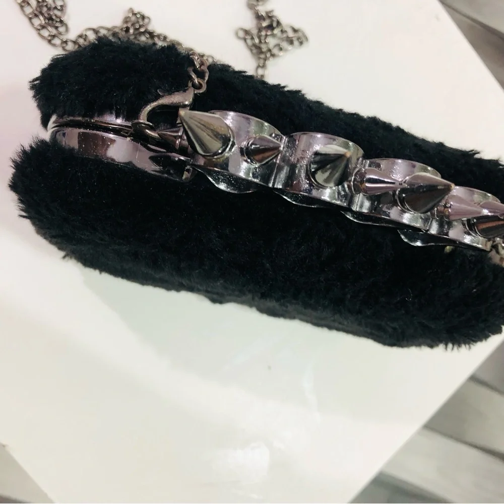 Black fur clutch / sling - Picture 9 of 14